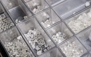 De Beers в ходе VIII цикла нарастила продажи алмазов на 57%