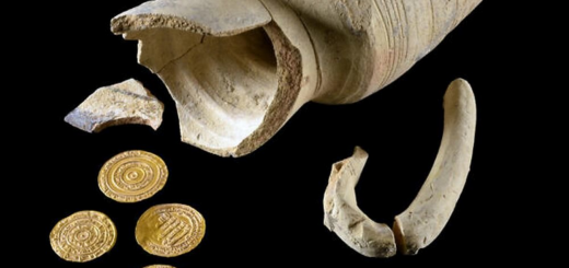 Тайник с золотом найден при раскопках возле Стены Плача