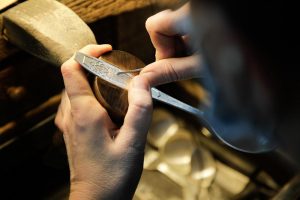Серебро из шлама медеплавильного производства Челябинской области переработают в уникальные ювелирные изделия