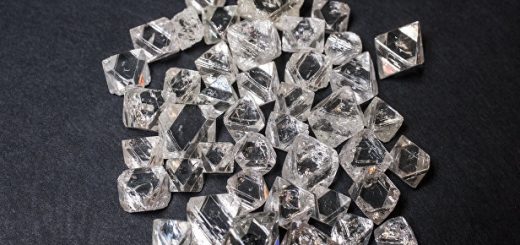 "Алроса" опять торгует без лимита на выкуп алмазов