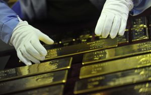 Банки РФ в конце года сократили запасы золота на 3 тонны