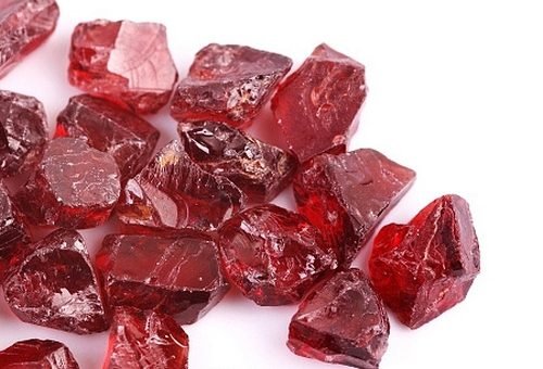 Камень гранат - символ силы и любви