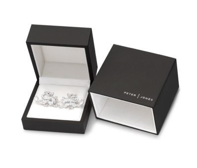 Den Peter Jones представляет запонки Dragons