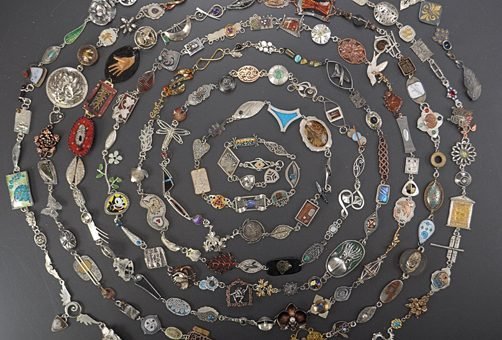 Звенья любви: ювелир из Огайо и его ожерелье длиной 33-футов для благотворительности