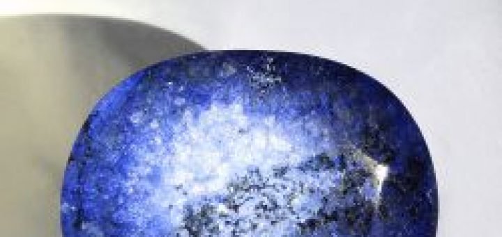 Крупнейший в мире шлифованный сапфир выставляется на продажу