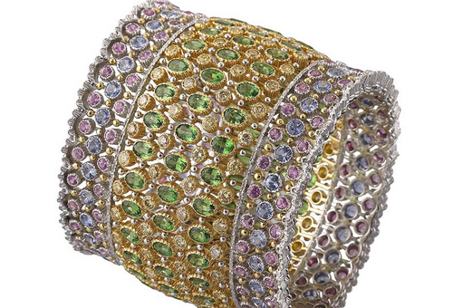 Браслеты Buccellati, имитирующие роскошные ткани, дебютировали на Неделе моды в Париже