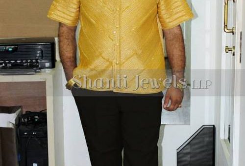 Компания «Shanti Jewels» создала золотую рубашку стоимостью в 14 700 000 индийских рупий