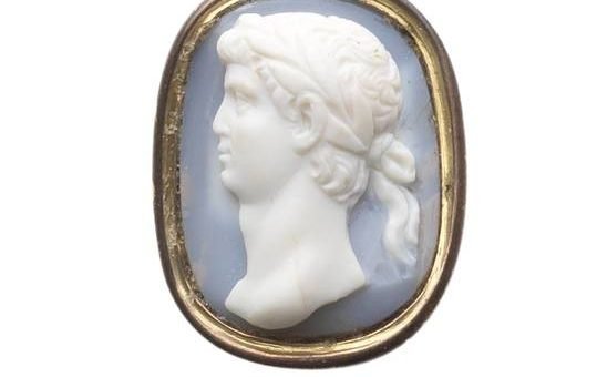 Доходы Bonhams от продажи драгоценностей оказались в три раза выше предпродажной оценки