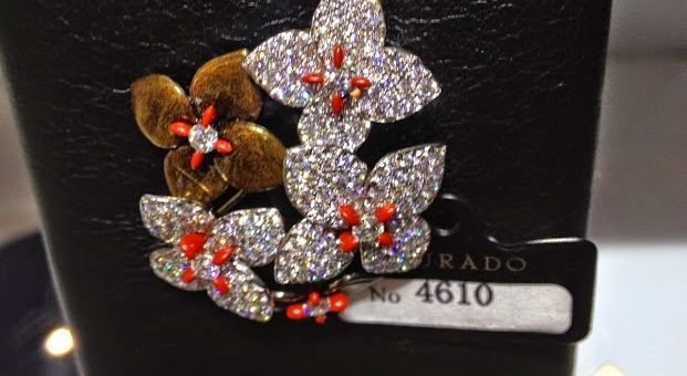 Драгоценности, показанные на выставке ювелирных изделий в Гонконге