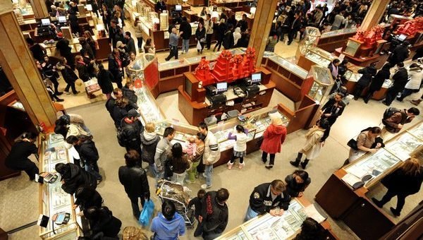 25 % потребителей хотят получить в подарок ювелирные украшения на это Рождество