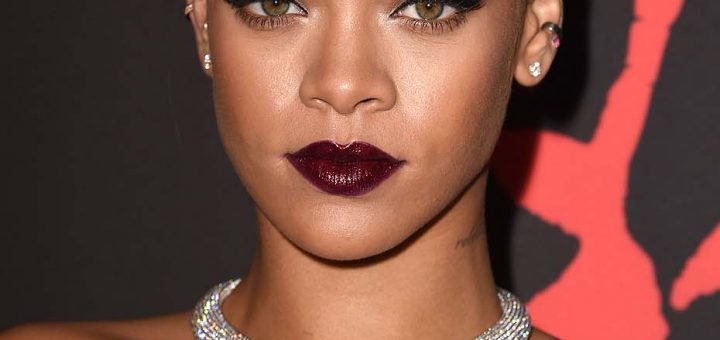 Рианна демонстрирует украшения от Chopard и Жизнь в розовом цвете