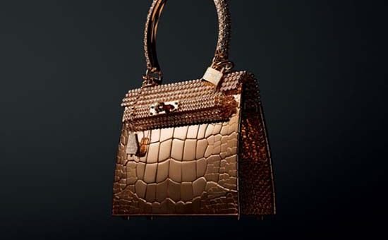 Сумка, украшенная бриллиантами, стоимостью “всего” 222 тысячи долларов