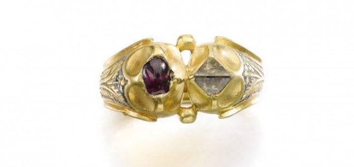 На аукцион Сотби выставлено кольцо эпохи Кромвеля, найденное с помощью металлодетектора