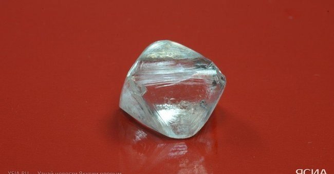 В честь Дня независимости Анголы якутский алмаз назвали "40 лет независимости Республики Ангола"