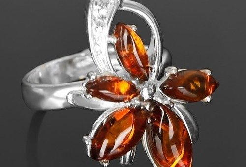 В Москве появилось новое место где можно купить качественные украшения с янтарем