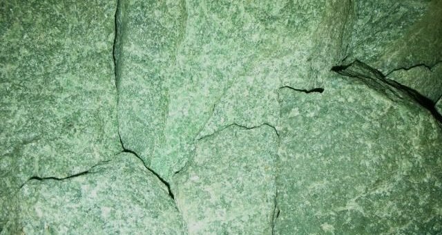 Сотрудники таможенной службы задержали контрабандистов с 30 тоннами нефрита в Бурятии