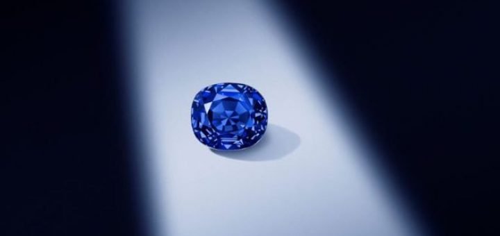 Кашмирский сапфир в 14 карат продан на аукционе за 1.38 миллиона