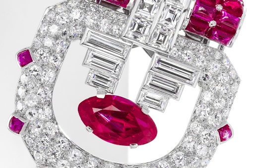 Цветные бриллианты и рубиновая брошь Cartier – топовые лоты на нью-йоркском аукционе Bonhams