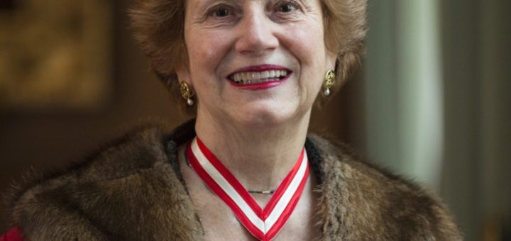 Новое назначение заставило дребезжать 700-летний стеклянный потолок