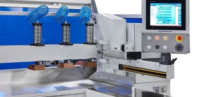 Компания по производству витрин для ювелирных магазинов приобрела первый в мире полностью автоматизированный станок для алмазной полировки.