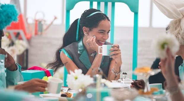 Праздничное видео Tiffany & Co. «Believe In Dreams Holiday 2018» с Зои Кравиц, Наоми Кэмпбелл и другими