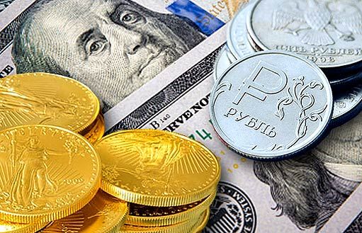 Золото выросло, рубль готовится — прогноз аналитиков